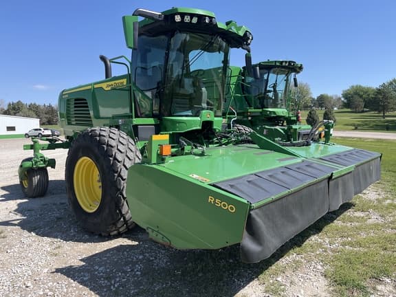 Image of John Deere W235R equipment image 1