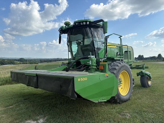 2022 John Deere W235R Equipment Image0