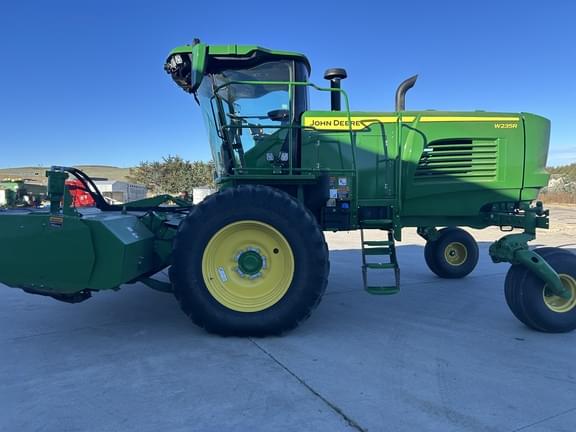 Image of John Deere W235R Primary image