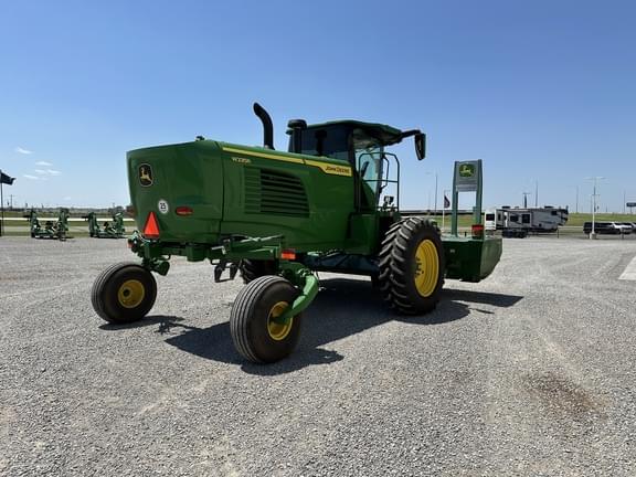 Image of John Deere W235R equipment image 4