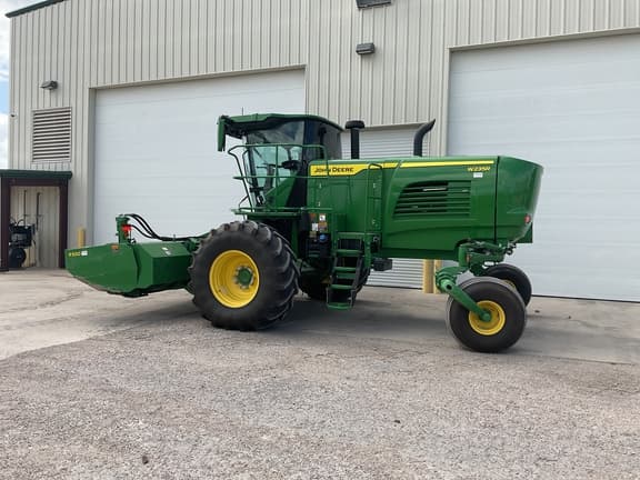 Image of John Deere W235R equipment image 1