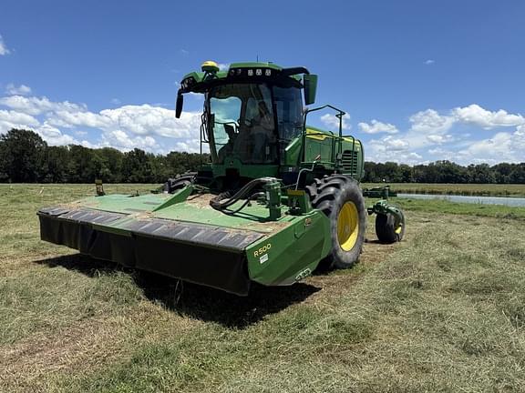 Image of John Deere W235R equipment image 3