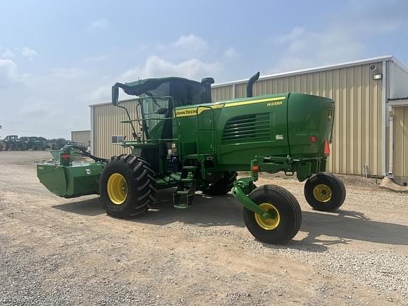 Image of John Deere W235R equipment image 3