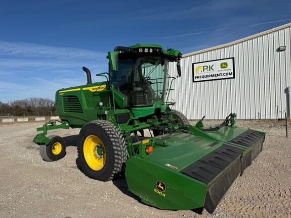 2022 John Deere W235R Equipment Image0