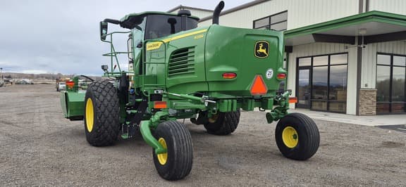 Image of John Deere W235R equipment image 2