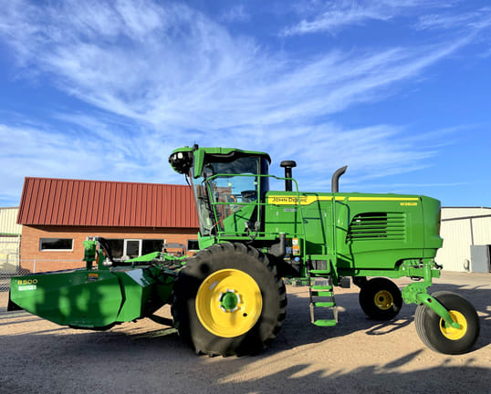2022 John Deere W260 Equipment Image0