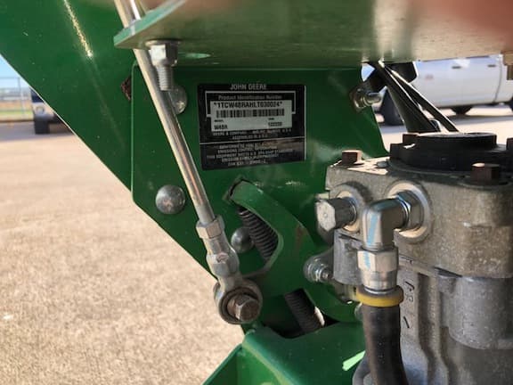 Image of John Deere W48R equipment image 1