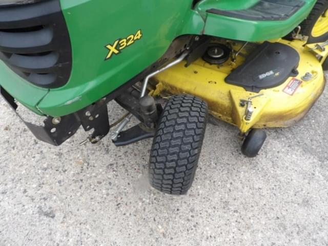 Image of John Deere X324 equipment image 3