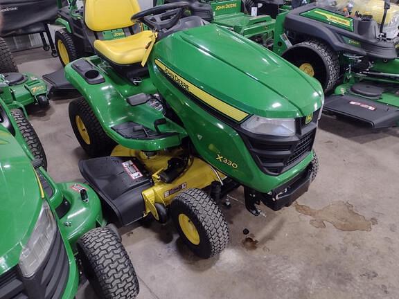 Image of John Deere X330 equipment image 1