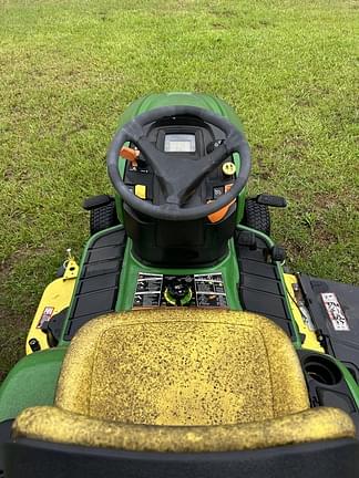 Image of John Deere X330 equipment image 3