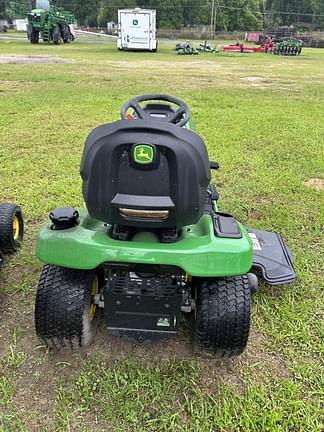 Image of John Deere X330 equipment image 4