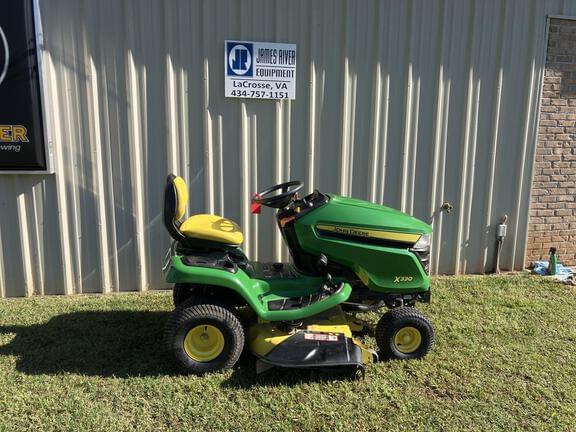 Image of John Deere X330 equipment image 1
