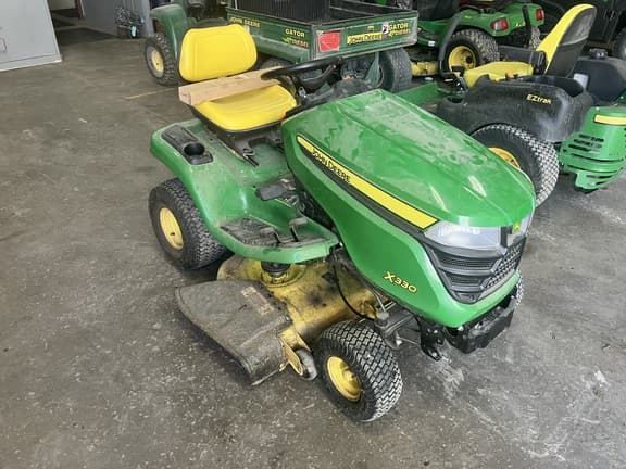 Image of John Deere X330 equipment image 3