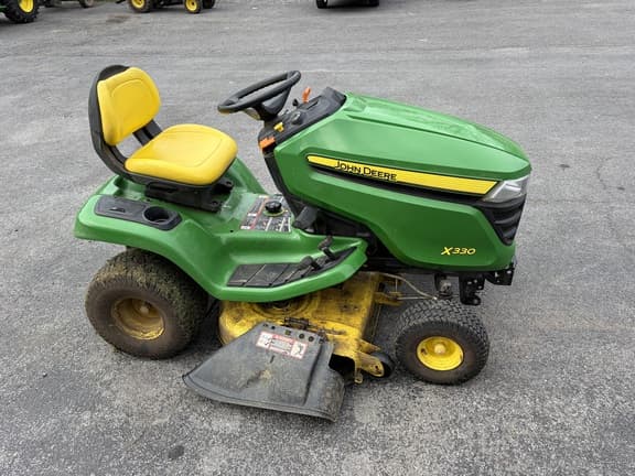 Image of John Deere X330 equipment image 4