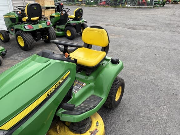 Image of John Deere X330 equipment image 2