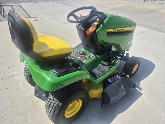 Image of John Deere X350 equipment image 4