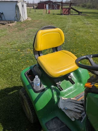 Image of John Deere X350 equipment image 4