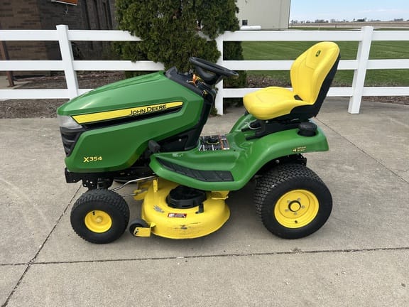 2022 John Deere X354 Equipment Image0