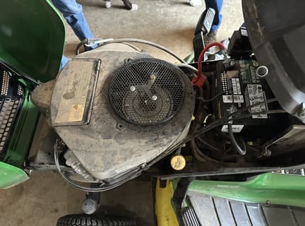 Image of John Deere X354 equipment image 3