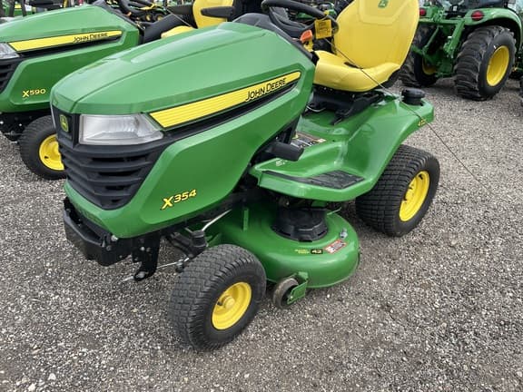 Image of John Deere X354 equipment image 1