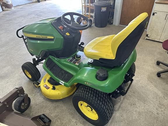 Image of John Deere X354 equipment image 3