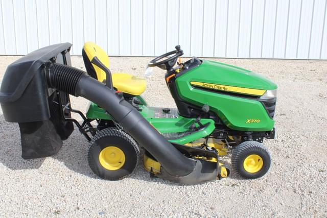 Image of John Deere X370 equipment image 4
