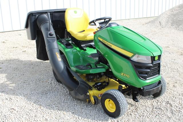 Image of John Deere X370 equipment image 1