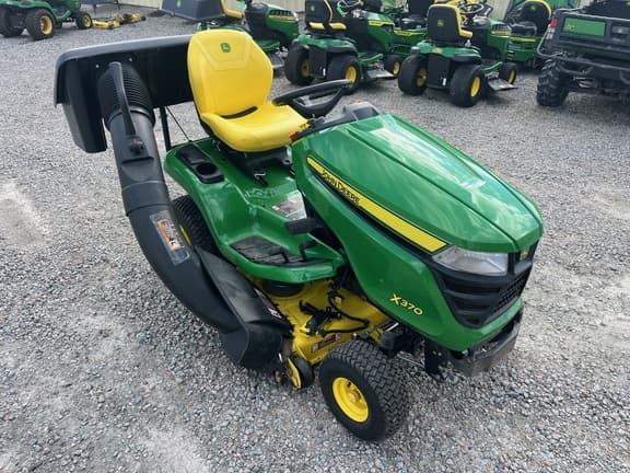 Image of John Deere X370 equipment image 1