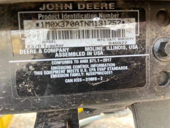 Image of John Deere X370 equipment image 3
