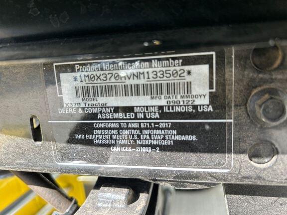 Image of John Deere X370 equipment image 4