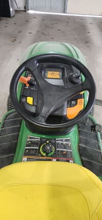 Image of John Deere X370 equipment image 4