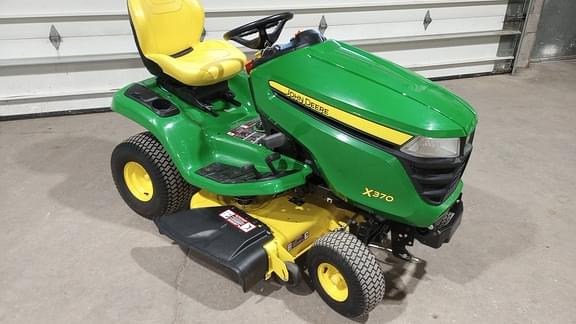 Image of John Deere X370 equipment image 1