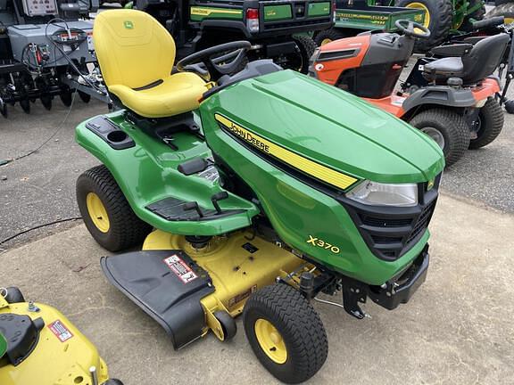 Image of John Deere X370 equipment image 1