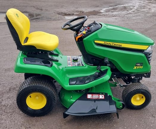 2022 John Deere X370 Equipment Image0