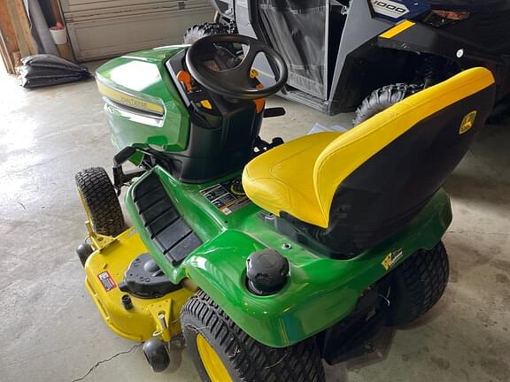 Image of John Deere X380 equipment image 4