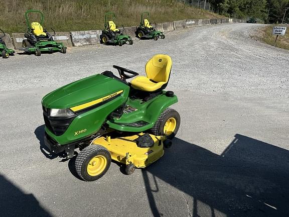 Image of John Deere X380 equipment image 3