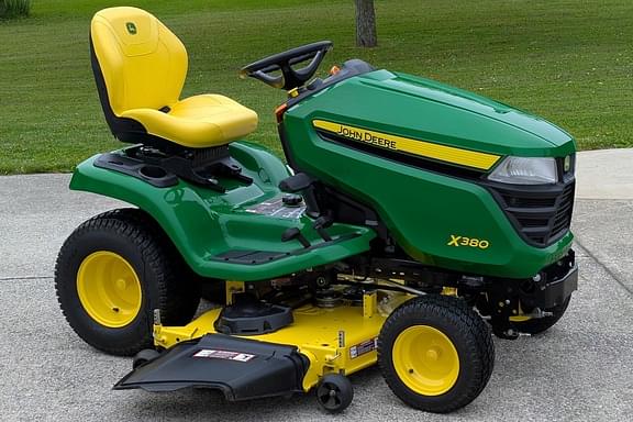Image of John Deere X380 equipment image 1