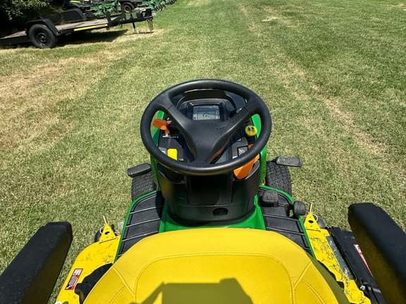Image of John Deere X380 equipment image 3