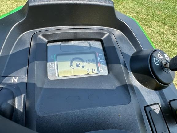 Image of John Deere X380 equipment image 4