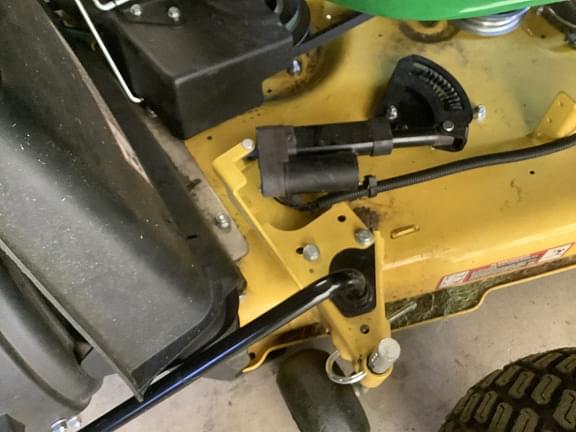 Image of John Deere X380 equipment image 2