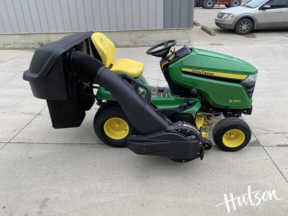 Image of John Deere X380 equipment image 4