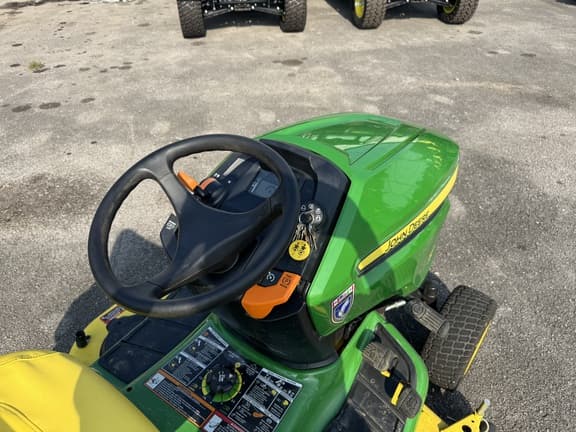 Image of John Deere X380 equipment image 3