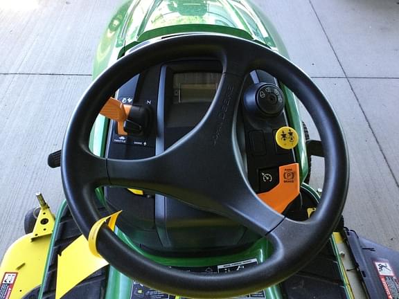 Image of John Deere X380 equipment image 1
