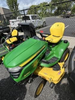 Image of John Deere X380 equipment image 3