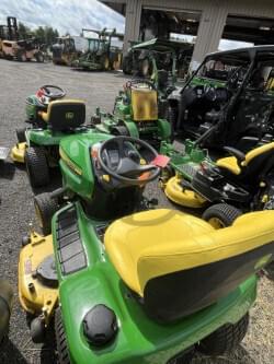 Image of John Deere X380 equipment image 2