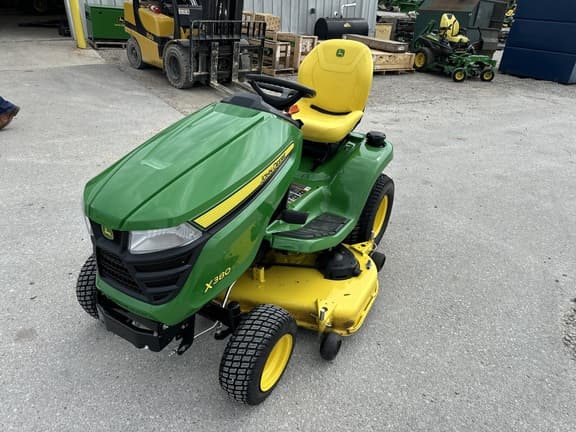 Image of John Deere X380 equipment image 3