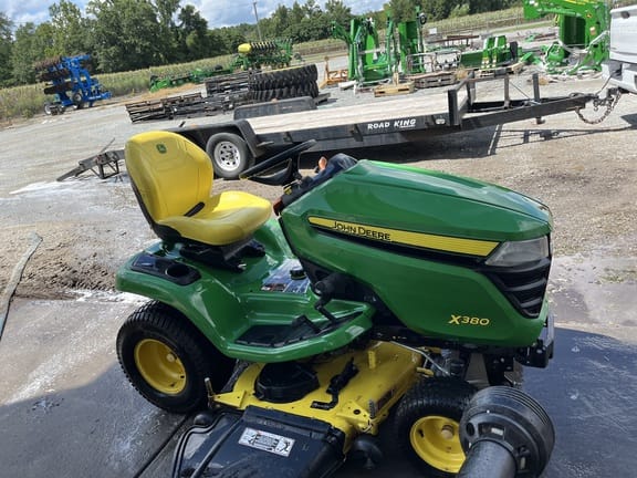 2022 John Deere X380 Equipment Image0