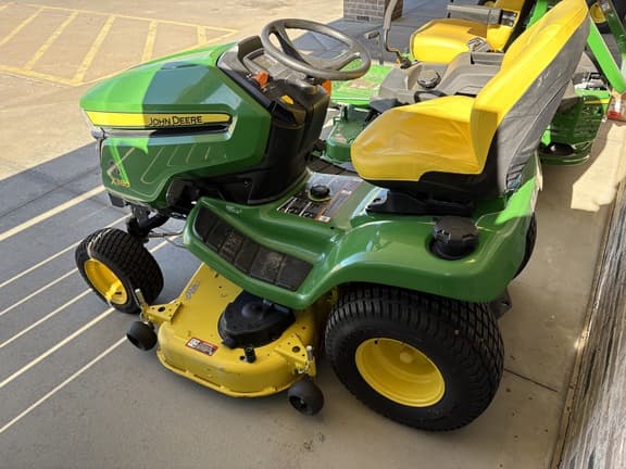 Image of John Deere X380 equipment image 2