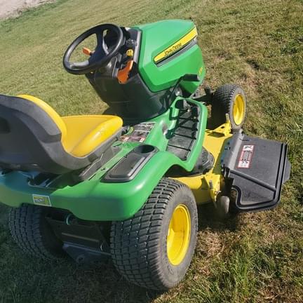 Image of John Deere X380 equipment image 3