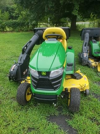 Image of John Deere X380 equipment image 1